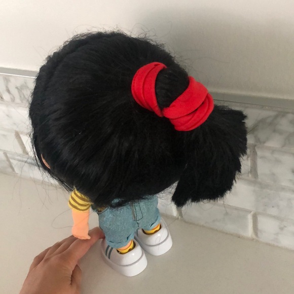 Minions Agnes Doll - Picture 2 of 3